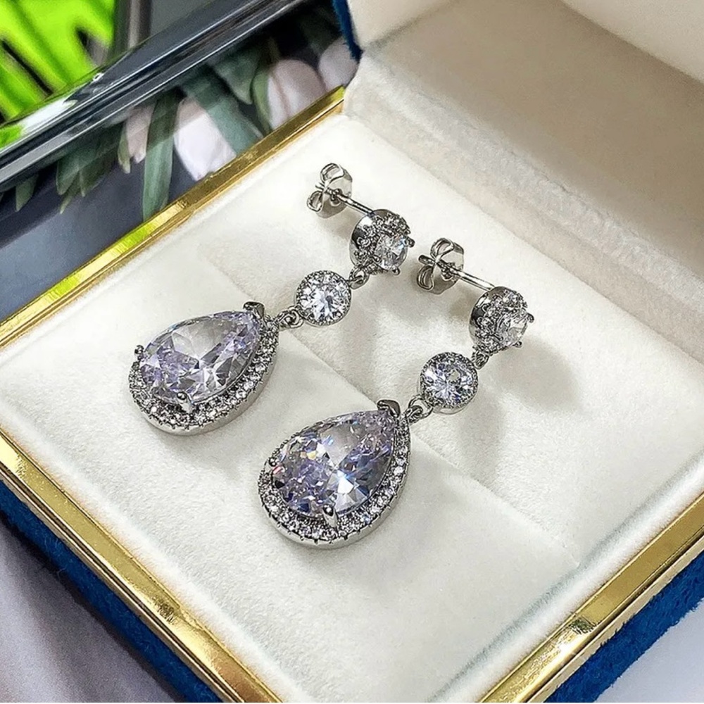 David Tutera Embellish bridal earrings. Never worn